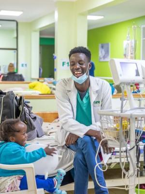 Sicherstellung der kontinuierlichen Betreuung aufgenommener Kinder