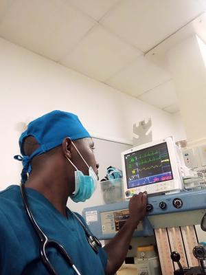 Überwache die Vitalzeichen von Patienten