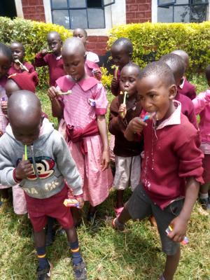 Unterricht zu Hygiene und Zahnreinigung